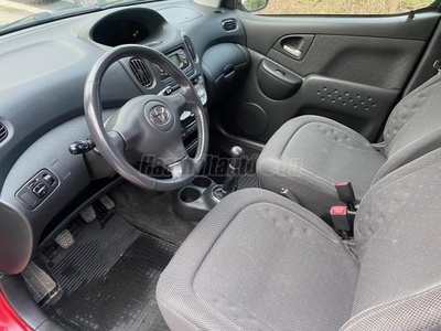 TOYOTA YARIS VERSO 1.4 D Terra gyönyörű. hibátlan