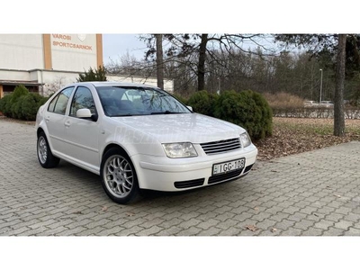 VOLKSWAGEN BORA 1.6 Highline (Automata) Szép rozsdametes