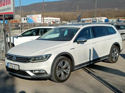 VOLKSWAGEN PASSAT ALLTRACK 2.0 TDI BMT SCR Bi-Turbo 4Motion DSG Magyar Szervizkönyv!