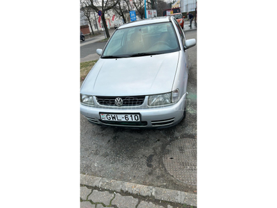 VOLKSWAGEN POLO 1.0