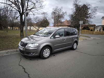 VOLKSWAGEN TOURAN 1.4 TSi Highline