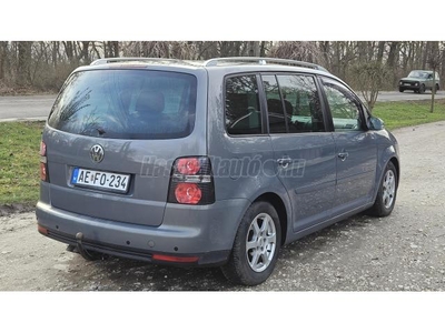 VOLKSWAGEN TOURAN 2.0 PD TDI Highline 18 kerekek és ültetés forgalmiban szerepelnek