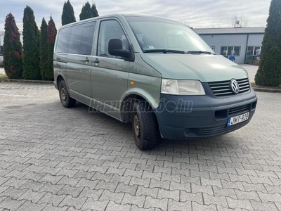 VOLKSWAGEN TRANSPORTER T5 2.5 TDI Caravelle Comfortline