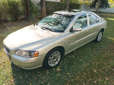 VOLVO S60 2.4 D5 Momentum