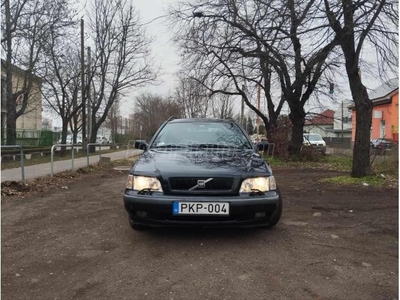 VOLVO V40 1.9 T-4