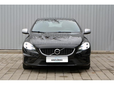 VOLVO V40 2.0 D [D3] R-Design Momentum LED. vezetett szervízkönyv