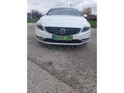 VOLVO V60 2.4 D [D6] PHEV AWD Summum Geartronic