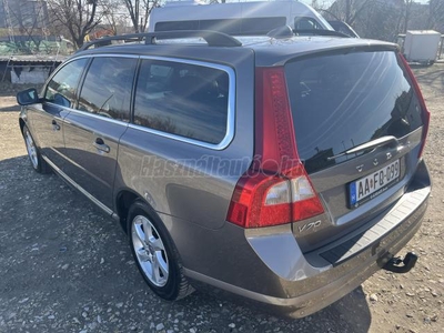 VOLVO V70 2.0 D Momentum