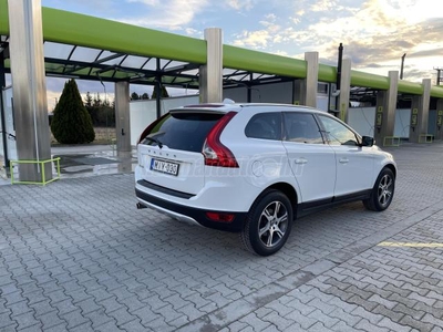 VOLVO XC60 2.0 D [D3] Summum FWD