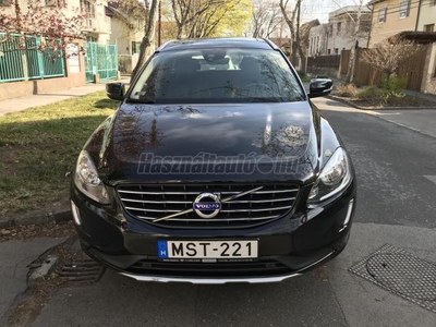 VOLVO XC60 2.4 D [D4] Summum Geartronic D4 AWD