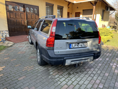 VOLVO XC70 2.4 D5 AWD summun