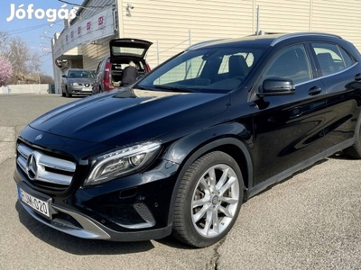 Mercedes-Benz GLA 220 d Urban 4Matic 7G-DCT Aut...