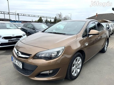 Opel Astra J Sedan 1.6 Business Magyarországon...