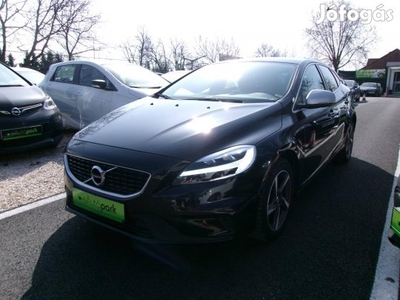 Volvo V40 2.0 D [D3] R-Design Momentum LED-Pano...