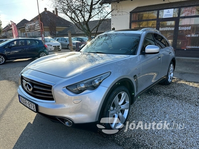 INFINITI QX70