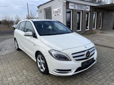 MERCEDES-BENZ B 180 BlueEFFICIENCY (Automata) PREMIUM.GYÁRI FÉNYEZÉS.NAVI.BI-XENON