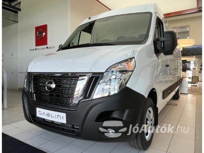 NISSAN Interstar