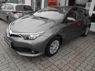 TOYOTA AURIS 1.6 Live