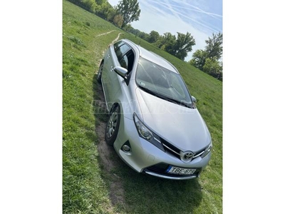 TOYOTA AURIS Touring Sports 1.6 Active