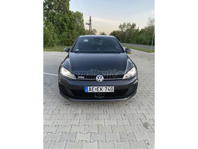 VOLKSWAGEN GOLF VII