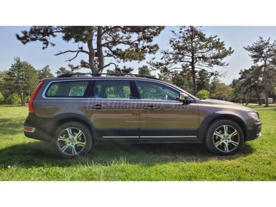 VOLVO XC70 2.4 D [D4] XC AWD Summum Geartronic