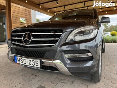 Mercedes-Benz ML 350 Bluetec (Automata) Előre e...