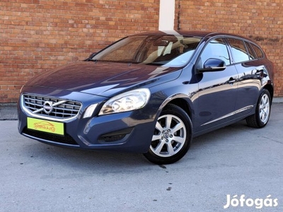 Volvo V60 1.6 D Drive Momentum Powershift Navi-...