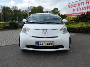 TOYOTA IQ