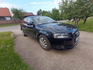 AUDI A3 1.6 TDI e Attraction DPF