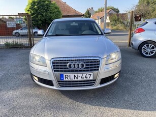 AUDI A8 4.2 V8 FSI quattro Tiptronic ic