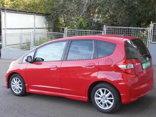 HONDA JAZZ 1.4 SI SZERVIZKÖNYV-DIGITÁLIS KLÍMA-TEMPOMAT-1-TULAJ