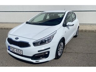 KIA CEE'D 1.4 CRDI LX Magyarországi.Szervízkönyv