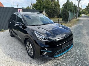 KIA NIRO e-Niro 64kWh Platinum SZKÖNYV.FRISS MŰSZAKI