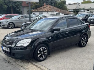 KIA RIO 1.4 EX Plus MAGYARORSZÁGI FORG.EGY TULAJDONOS VÉGIG VEZETETT SZERVIZKÖNYV!