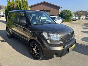 KIA SOUL 1.6 LX V.SZ.KÖNYV KLÍMA ESP TOLATÓRADAR ÉRINTŐ KÉPERNYŐS LCD KIJELZŐ 136E KM