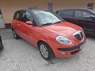 LANCIA YPSILON 1.4 16V Sport Momo Design klimás