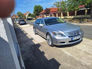 LEXUS LS 600h L President 3 & Relax (Automata)