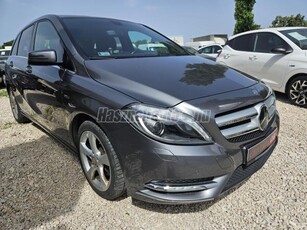 MERCEDES-BENZ B 200 BlueEFFICIENCY (Automata) Sz.könyv! Első tulaj! M.o.-i! Kormányváltó! Ülésfűtés! Navi! Xenon!