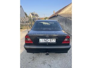 MERCEDES-BENZ C 220 D Elegance