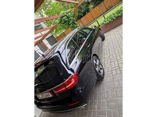 MERCEDES-BENZ E 220 d T 9G-TRONIC