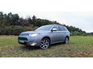 MITSUBISHI OUTLANDER 2.0 PHEV Instyle Navi 4WD CVT