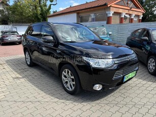 MITSUBISHI OUTLANDER 2.0 PHEV Instyle Navi 4WD CVT ÚJ VEZÉRLÉS MINDEN CSERÉLVE!