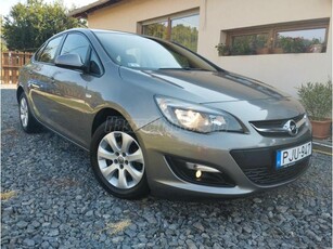 OPEL ASTRA J Sedan 1.6 Enjoy EURO6 MAGYARORSZÁGI 1.TULAL+VÉGIG VEZETETT SZERVIZTÖRTÉNET+MEGKÍMÉLT!