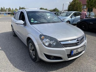 OPEL ASTRA Sedan 1.6 Essentia 2.tulaj.klíma.kevés km