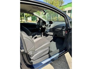 OPEL CORSA D 1.2 Sport S-D