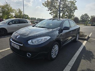 RENAULT FLUENCE 1.6 Confort Magyarországon újonnan forgalombahelyezett. szervízkönyves