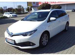 TOYOTA AURIS Touring Sports 1.8 HSD Active MY17 Tempomat (Automata)