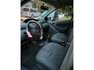 TOYOTA YARIS 1.0