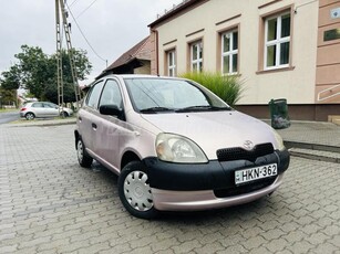 TOYOTA YARIS 1.0 Linea Luna