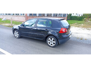 VOLKSWAGEN GOLF V 1.4 FSI Trendline